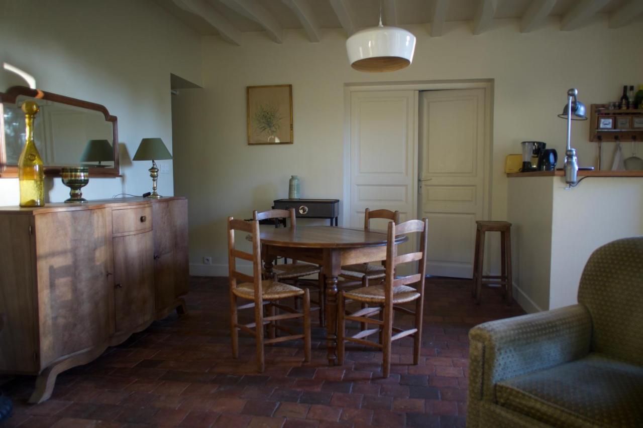 La Petite Maison Dans La Prairie Mézilles Kültér fotó